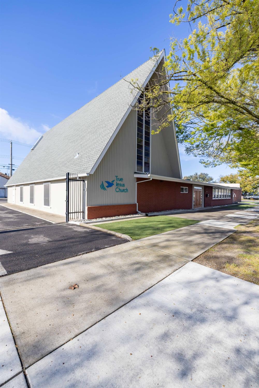 2416 Sloat Way