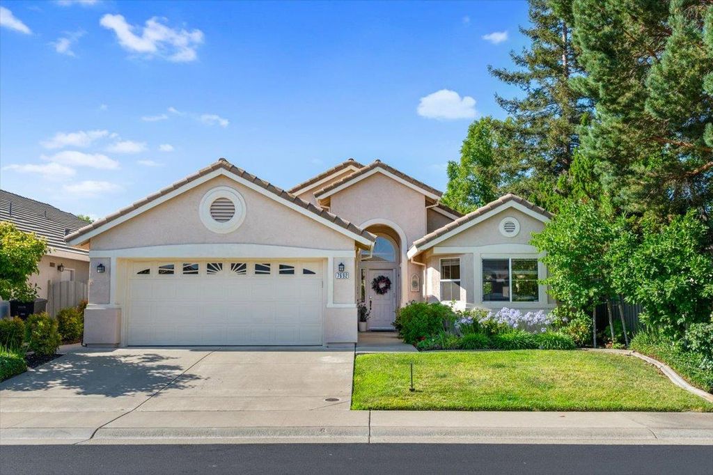 Photo of 7692 Timberrose Way, Roseville, CA 95747 (MLS # 225132468)