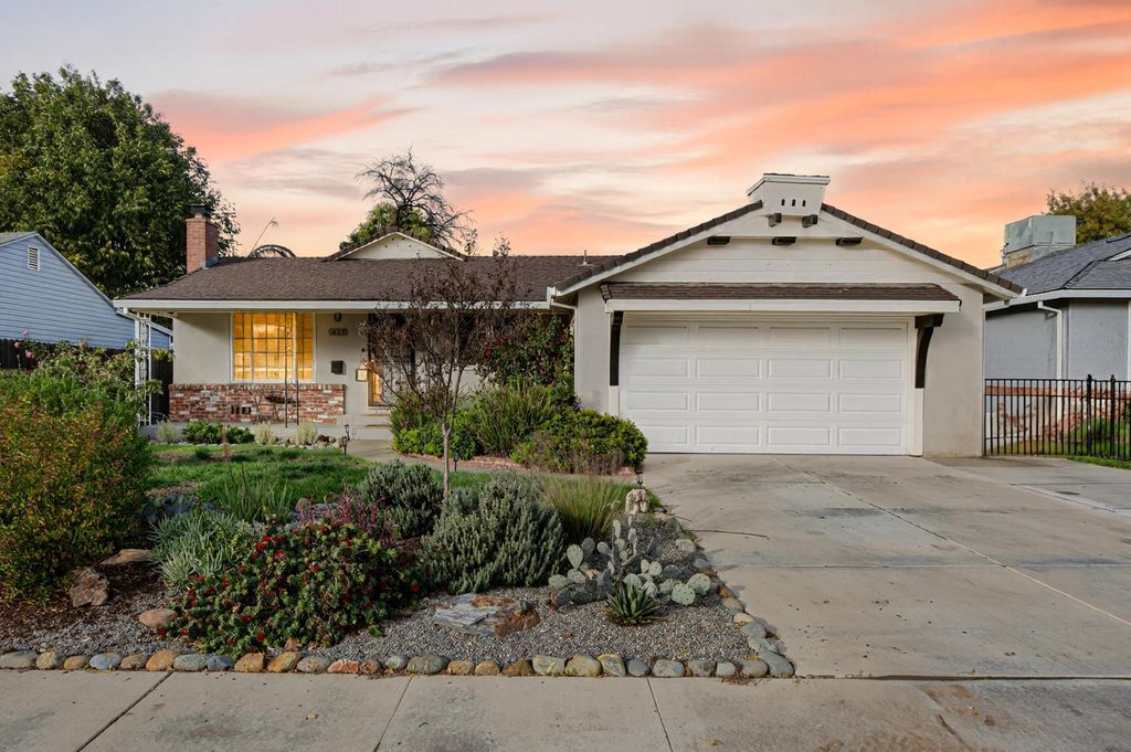 Photo of 617 Wilson Avenue, Sacramento, CA 95833 (MLS # 226006376)