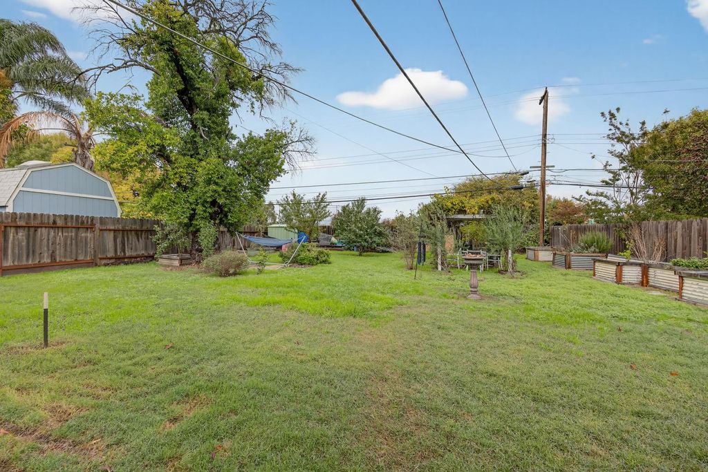 Photo of 617 Wilson Avenue, Sacramento, CA 95833 (MLS # 226006376)