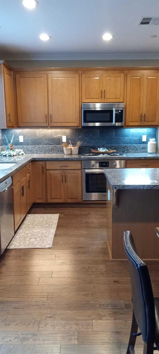 Hollister, California 95023, United States, 3 Bedrooms Bedrooms, ,3 BathroomsBathrooms,Residential,Active,249936