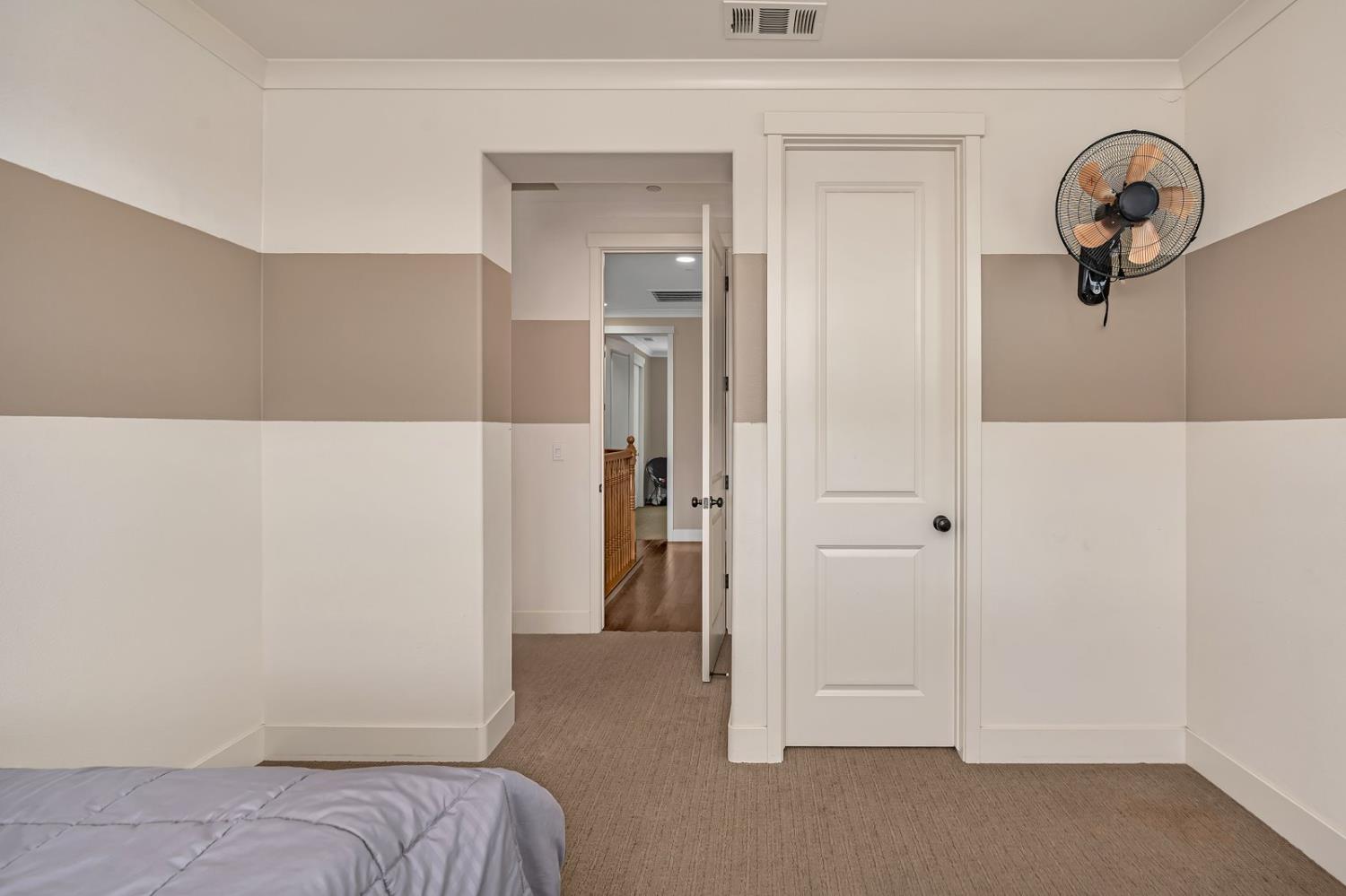 Hollister, California 95023, United States, 3 Bedrooms Bedrooms, ,3 BathroomsBathrooms,Residential,Active,249936