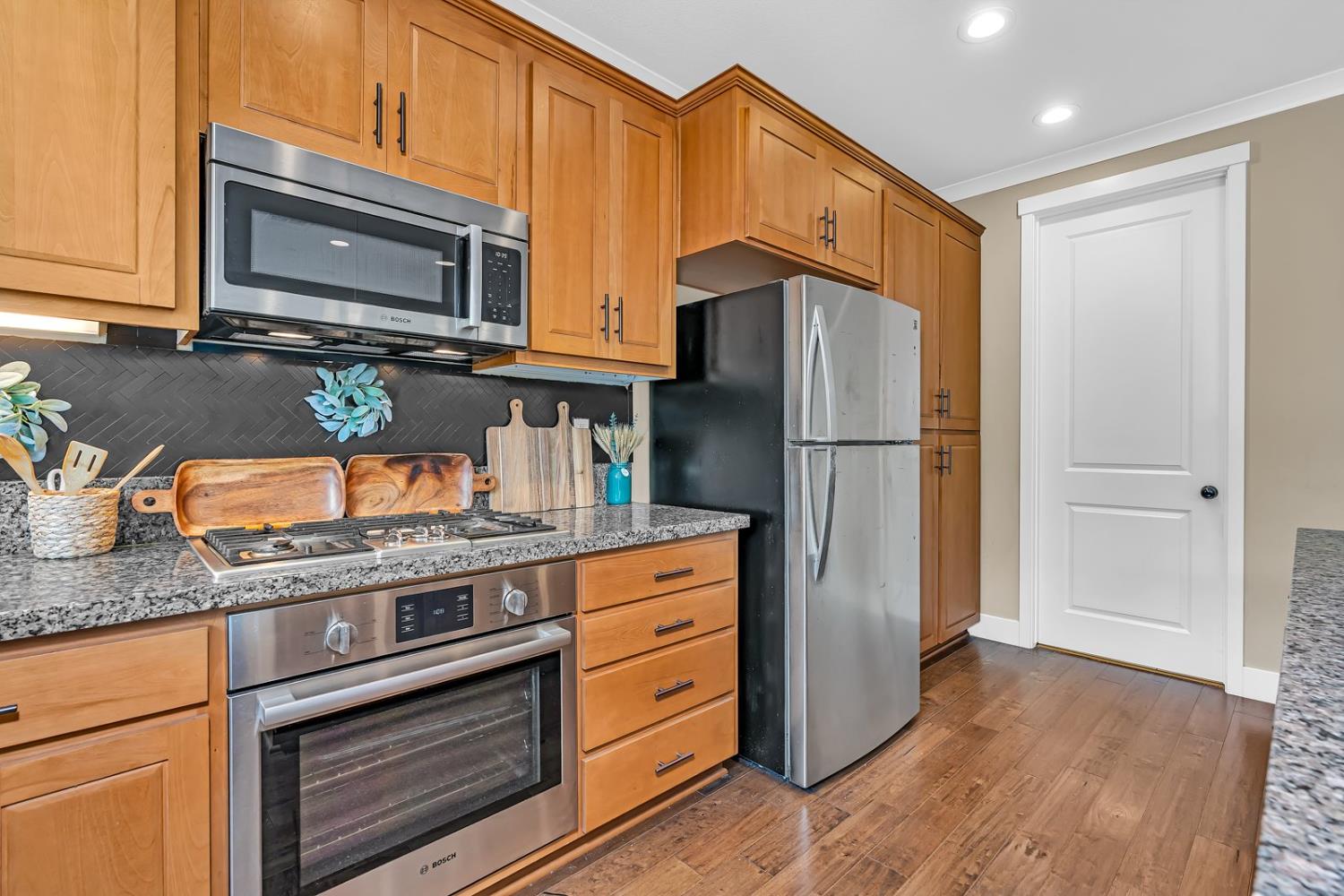 Hollister, California 95023, United States, 3 Bedrooms Bedrooms, ,3 BathroomsBathrooms,Residential,Active,249936