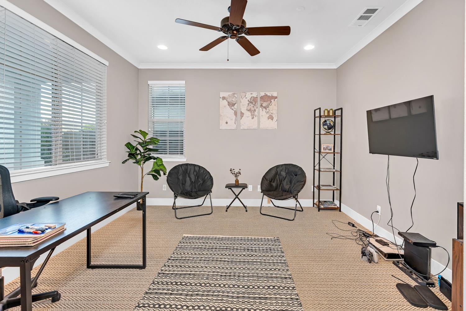 Hollister, California 95023, United States, 3 Bedrooms Bedrooms, ,3 BathroomsBathrooms,Residential,Active,249936