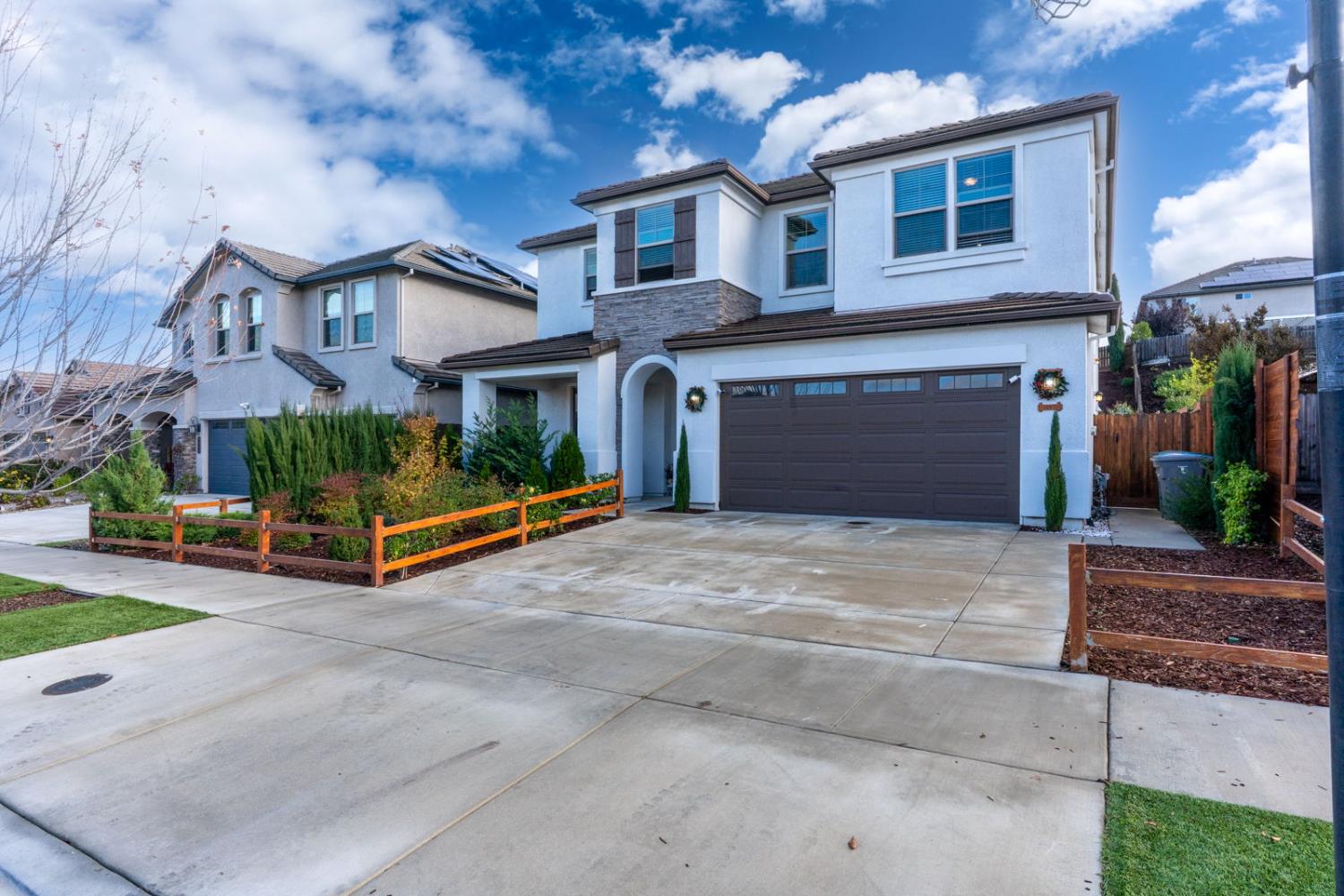 Hollister, California 95023, United States, 3 Bedrooms Bedrooms, ,3 BathroomsBathrooms,Residential,Active,249936