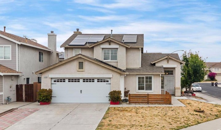 Photo 1 of 49 — 13740 Peridot Street, Lathrop, CA 95330