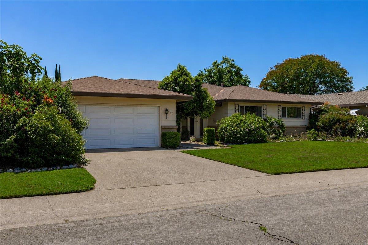 69 Springbrook Circle