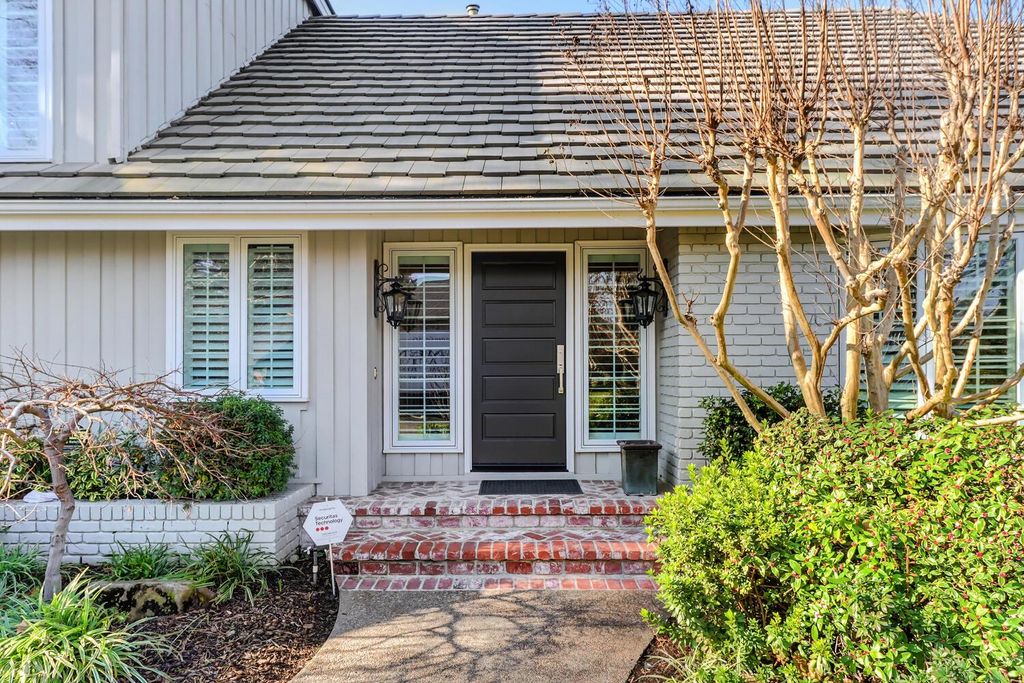 Photo of 1749 Haggin Grove Way, Carmichael, CA 95608 (MLS # 226005162)