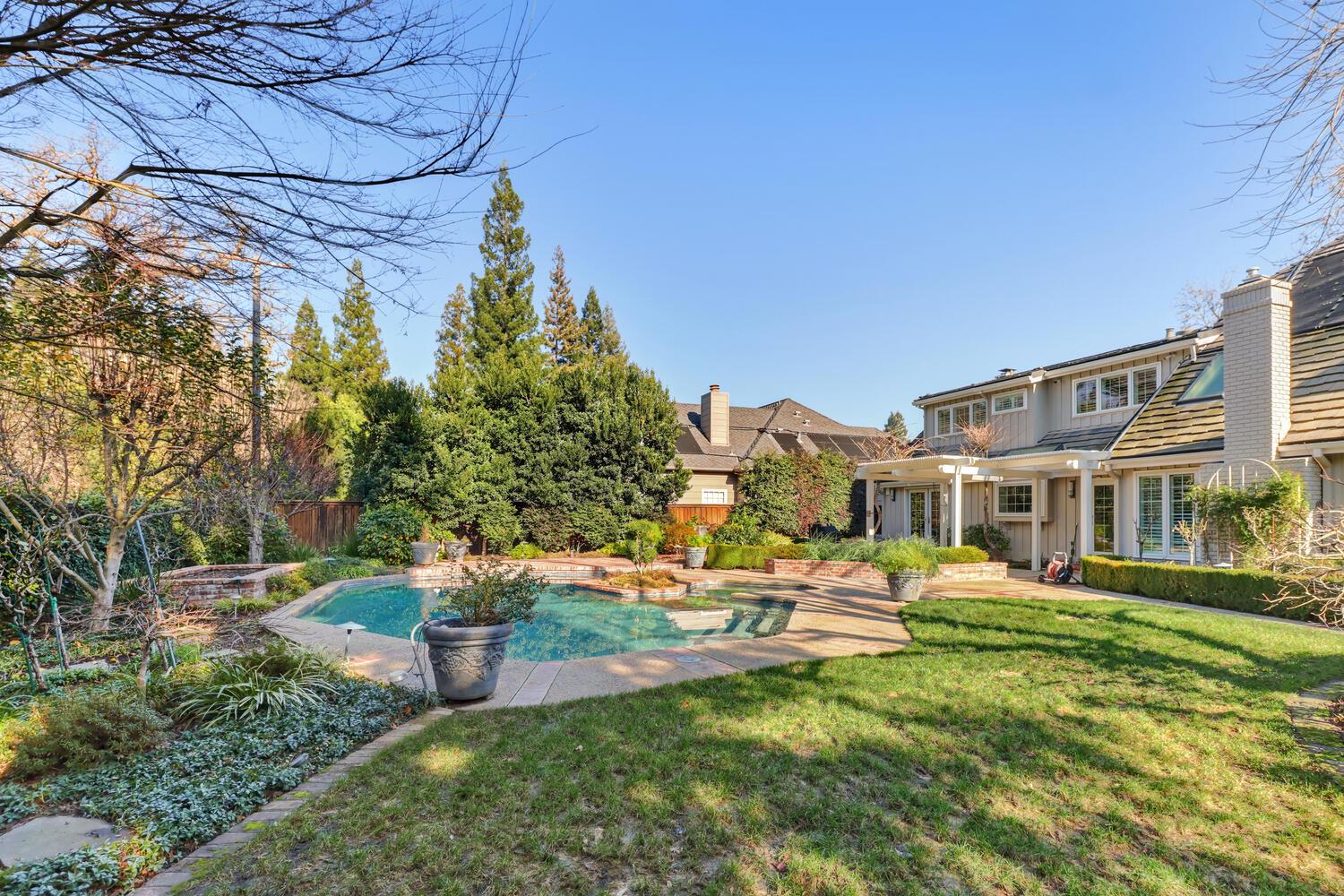 1749 Haggin Grove Way