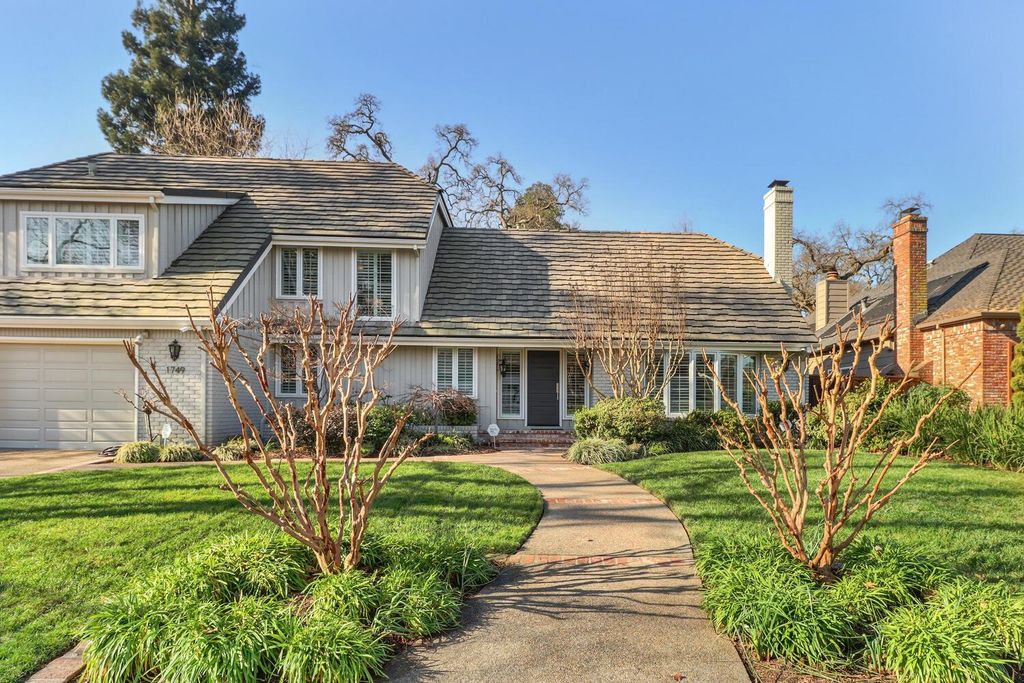 Photo of 1749 Haggin Grove Way, Carmichael, CA 95608 (MLS # 226005162)