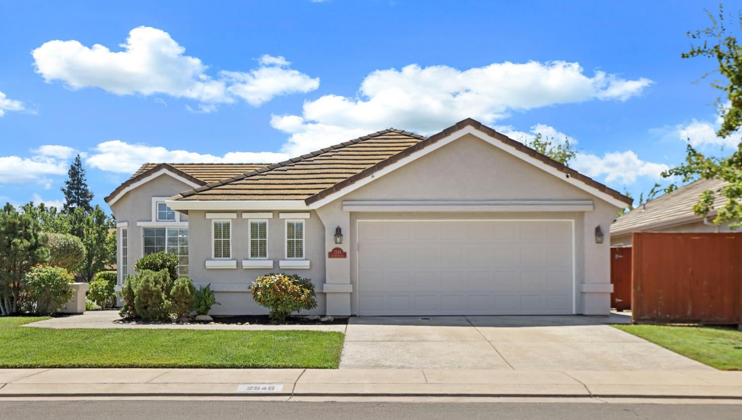 2548 Knobcone Lane