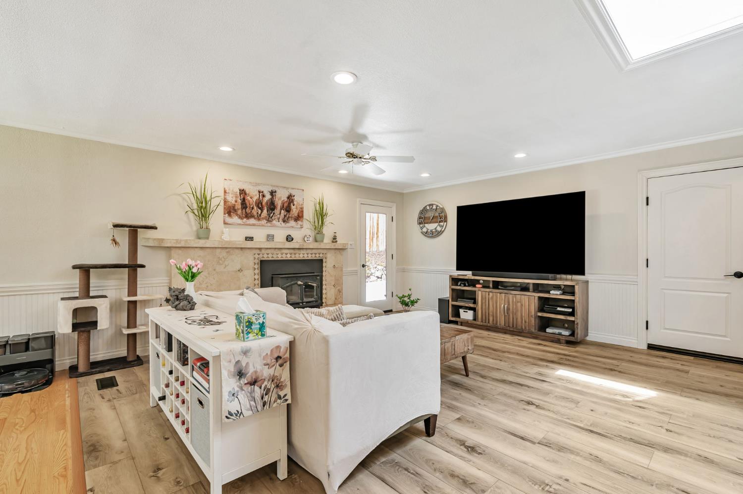 Pleasant Hill, California 94523, United States, 4 Bedrooms Bedrooms, ,3 BathroomsBathrooms,Residential,Active,188915