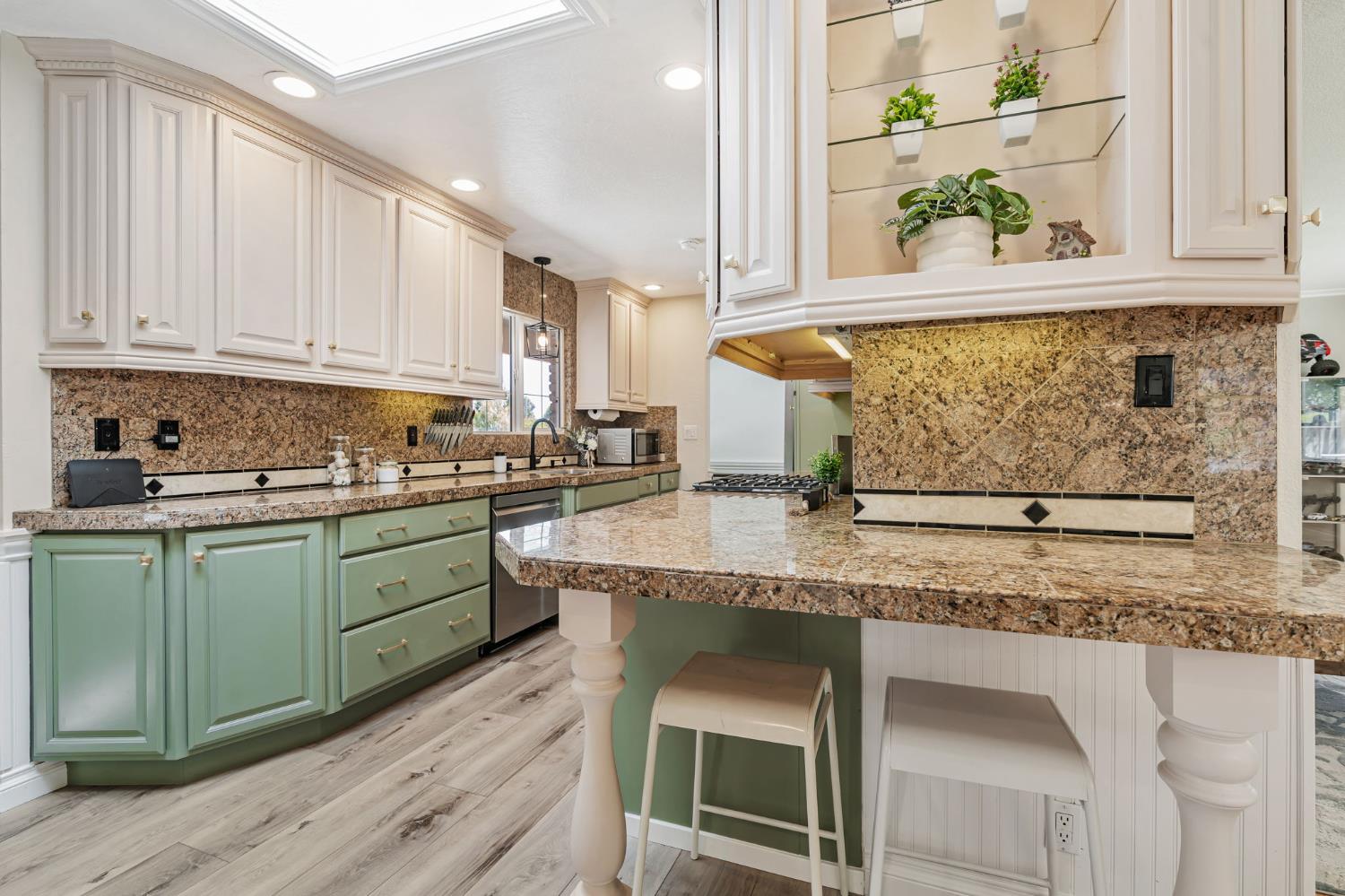 Pleasant Hill, California 94523, United States, 4 Bedrooms Bedrooms, ,3 BathroomsBathrooms,Residential,Active,188915