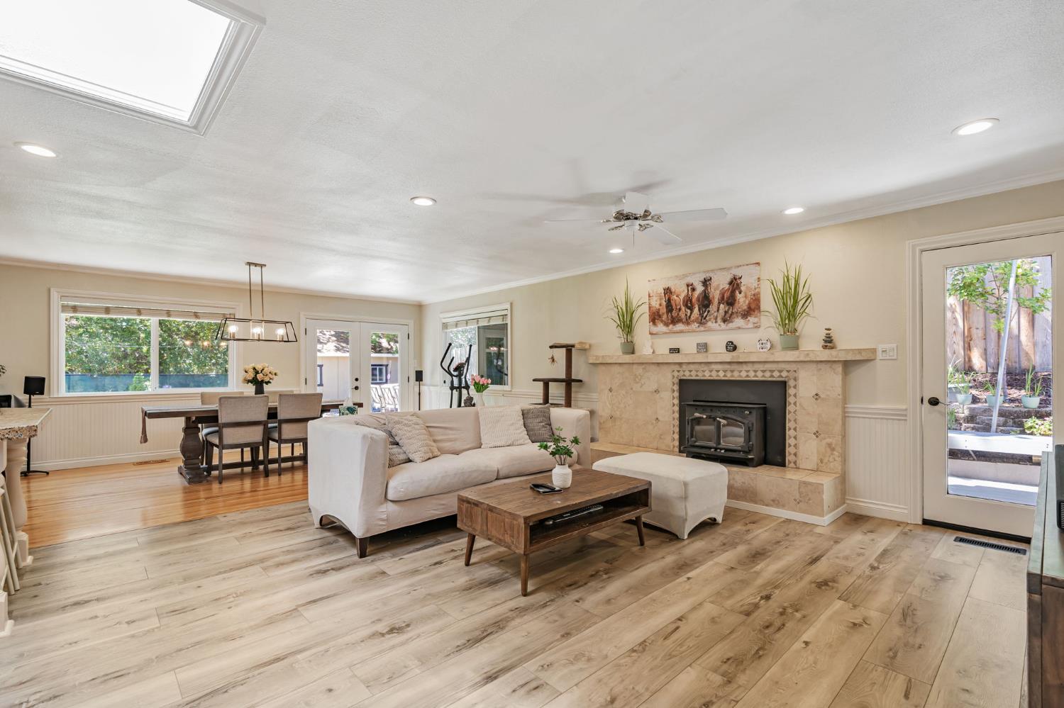 Pleasant Hill, California 94523, United States, 4 Bedrooms Bedrooms, ,3 BathroomsBathrooms,Residential,Active,188915