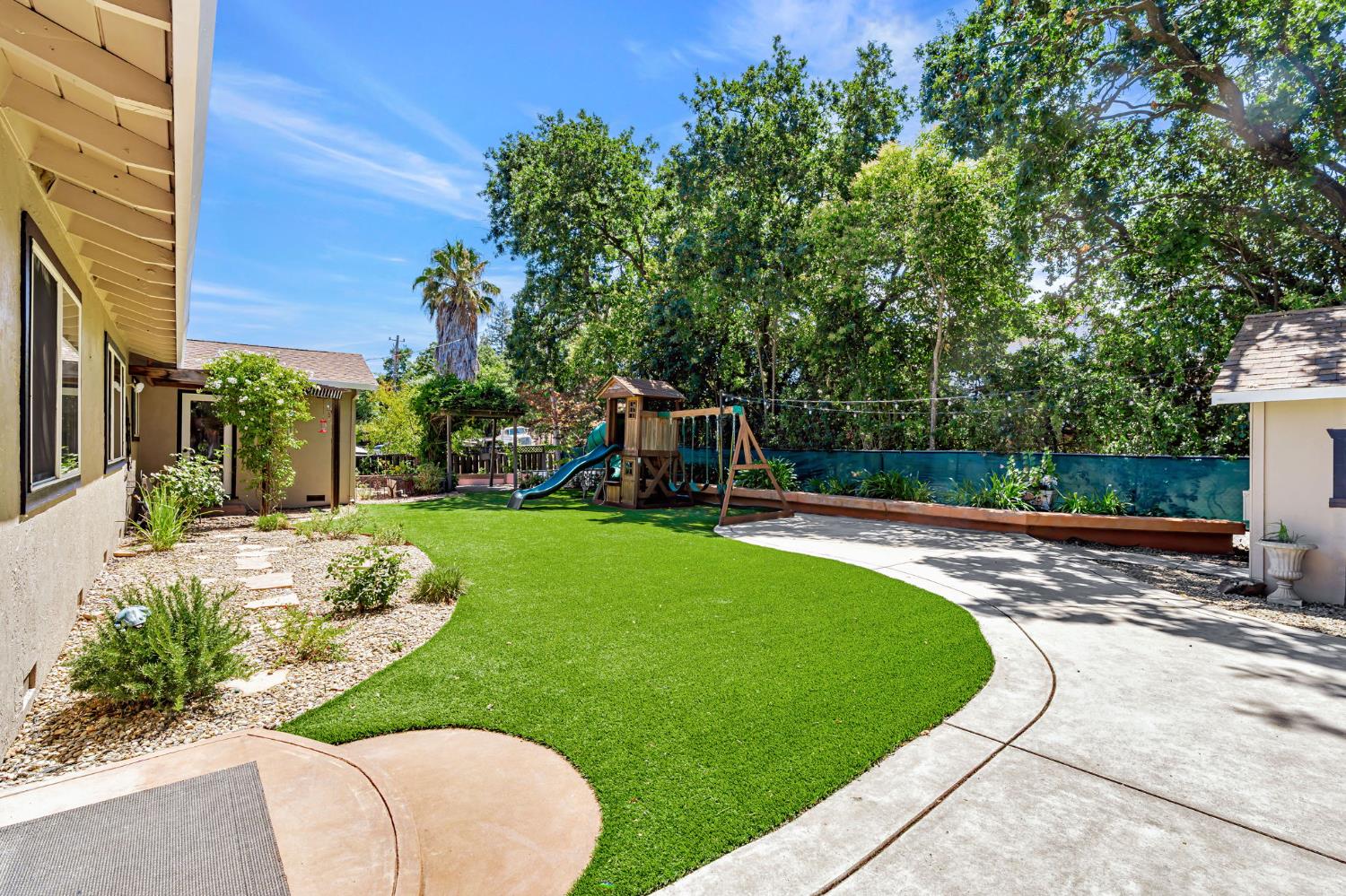 Pleasant Hill, California 94523, United States, 4 Bedrooms Bedrooms, ,3 BathroomsBathrooms,Residential,Active,188915