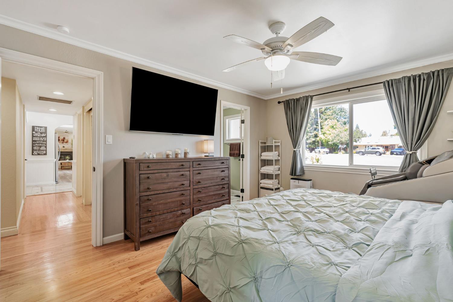 Pleasant Hill, California 94523, United States, 4 Bedrooms Bedrooms, ,3 BathroomsBathrooms,Residential,Active,188915