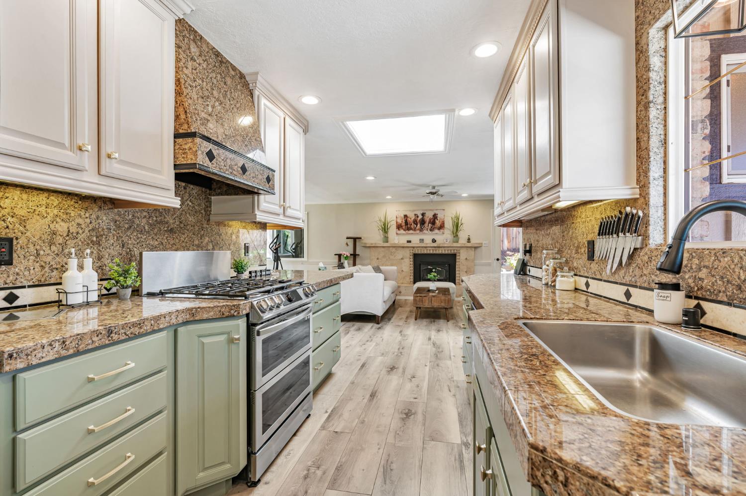 Pleasant Hill, California 94523, United States, 4 Bedrooms Bedrooms, ,3 BathroomsBathrooms,Residential,Active,188915