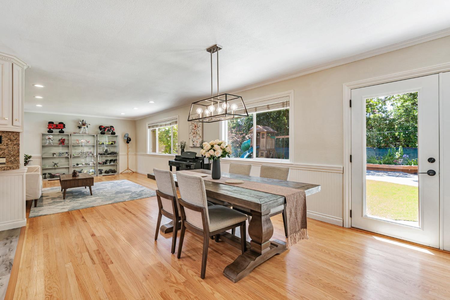 Pleasant Hill, California 94523, United States, 4 Bedrooms Bedrooms, ,3 BathroomsBathrooms,Residential,Active,188915