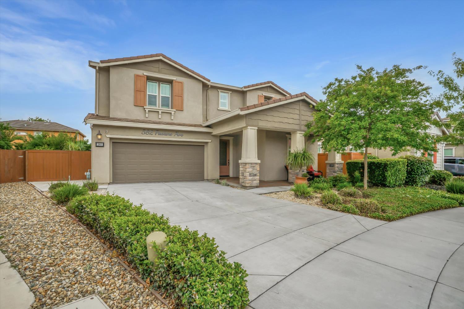 582 Pasture Avenue