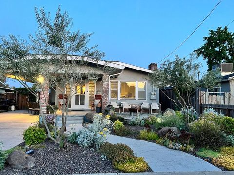 1105 W G Street Oakdale CA 95361