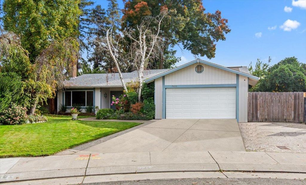 Photo of 9418 Shawnee Court, Stockton, CA 95209 (MLS # 225143209)