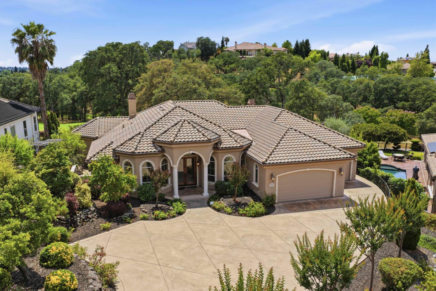 3702 Lindbrook Drive