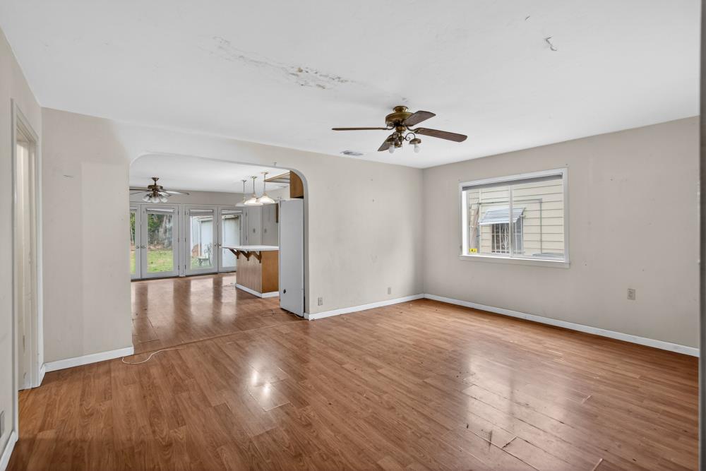 2121 Royal Oaks Drive