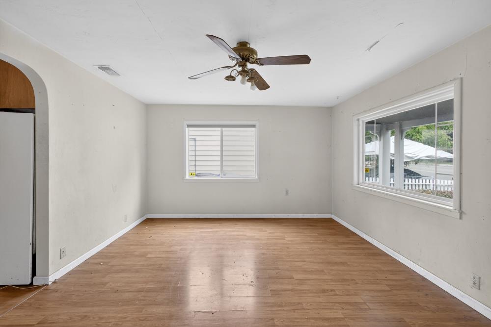 2121 Royal Oaks Drive