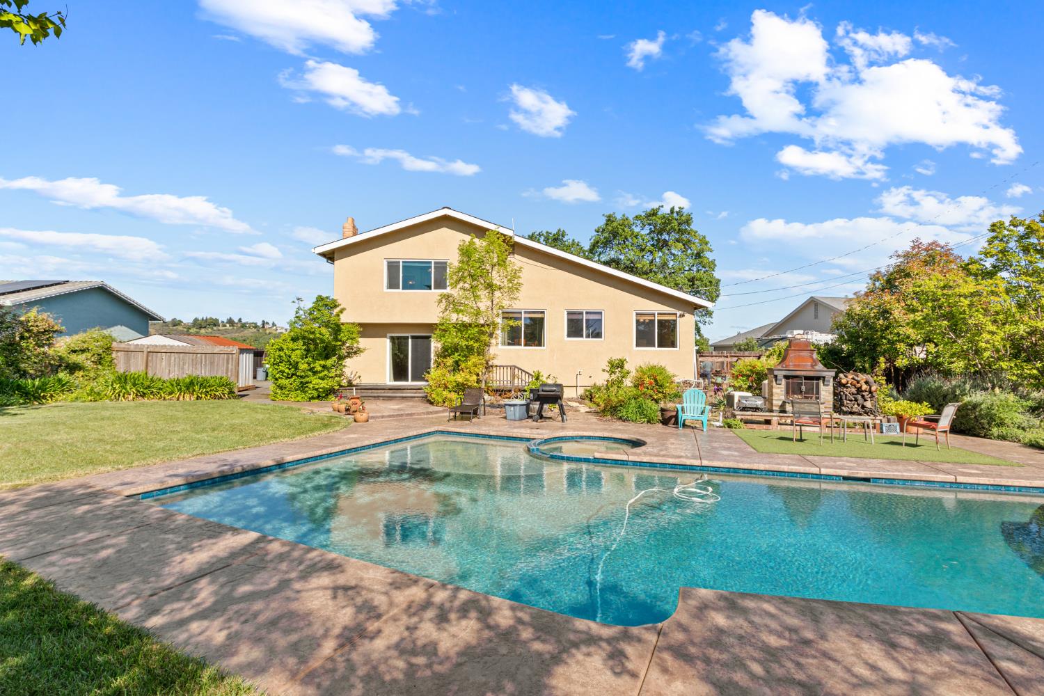 2503 Knollwood Drive