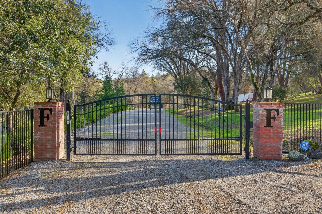 Photo of 5117 Cutty Sark Lane, Shingle Springs, CA 95682 (MLS # 226004281)