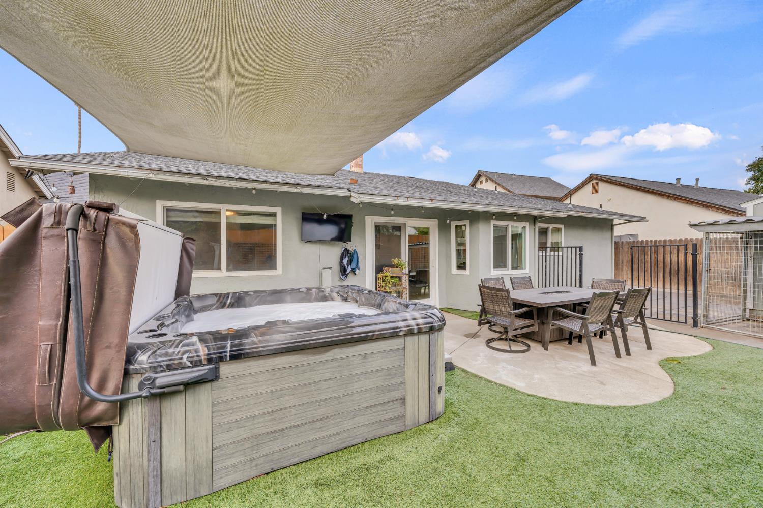 Sacramento, California 95823, United States, 3 Bedrooms Bedrooms, ,2 BathroomsBathrooms,Residential,Active,256745