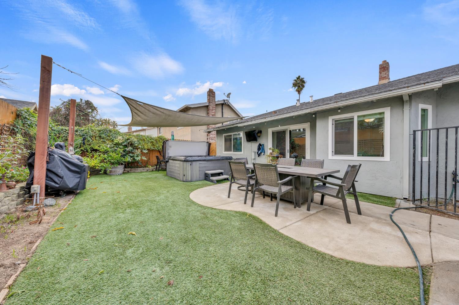 Sacramento, California 95823, United States, 3 Bedrooms Bedrooms, ,2 BathroomsBathrooms,Residential,Active,256745