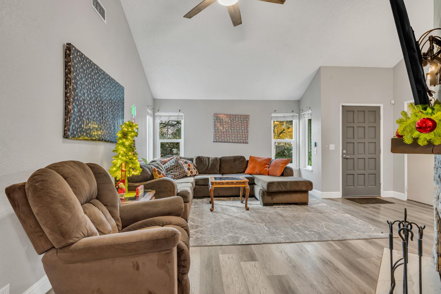 Sacramento, California 95823, United States, 3 Bedrooms Bedrooms, ,2 BathroomsBathrooms,Residential,Active,256745