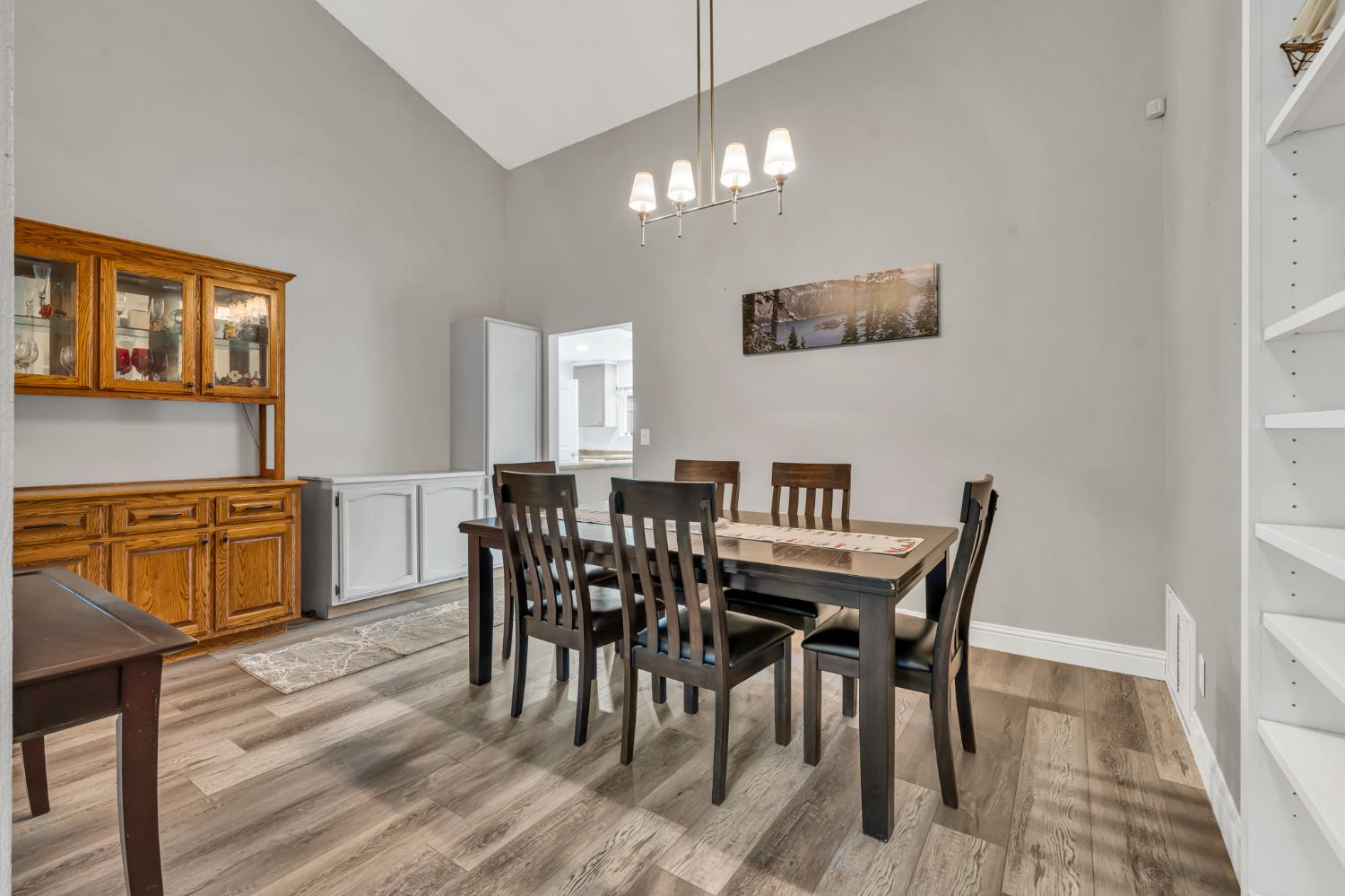 Sacramento, California 95823, United States, 3 Bedrooms Bedrooms, ,2 BathroomsBathrooms,Residential,Active,256745