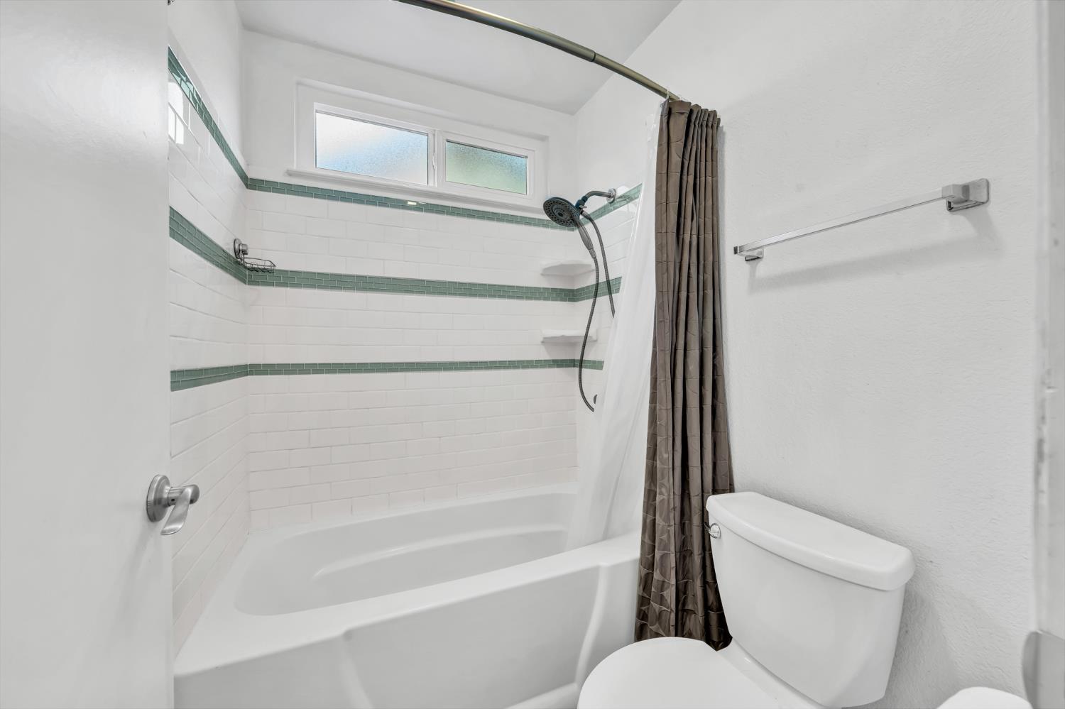 Sacramento, California 95823, United States, 3 Bedrooms Bedrooms, ,2 BathroomsBathrooms,Residential,Active,256745