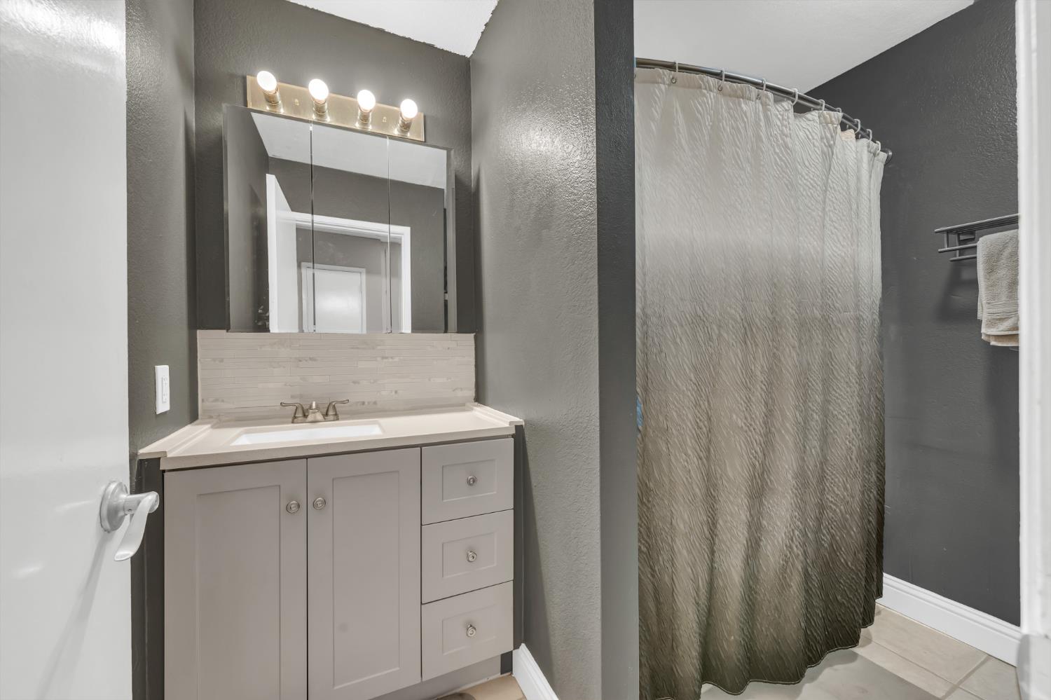 Sacramento, California 95823, United States, 3 Bedrooms Bedrooms, ,2 BathroomsBathrooms,Residential,Active,256745