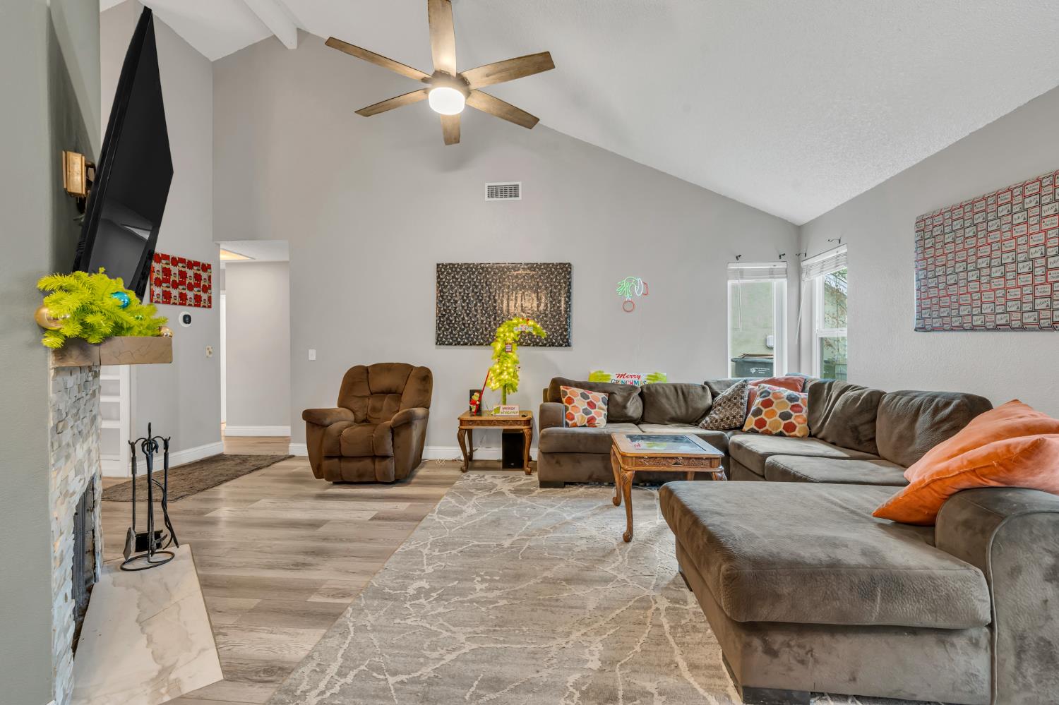 Sacramento, California 95823, United States, 3 Bedrooms Bedrooms, ,2 BathroomsBathrooms,Residential,Active,256745