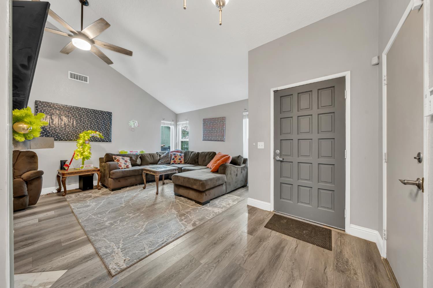 Sacramento, California 95823, United States, 3 Bedrooms Bedrooms, ,2 BathroomsBathrooms,Residential,Active,256745