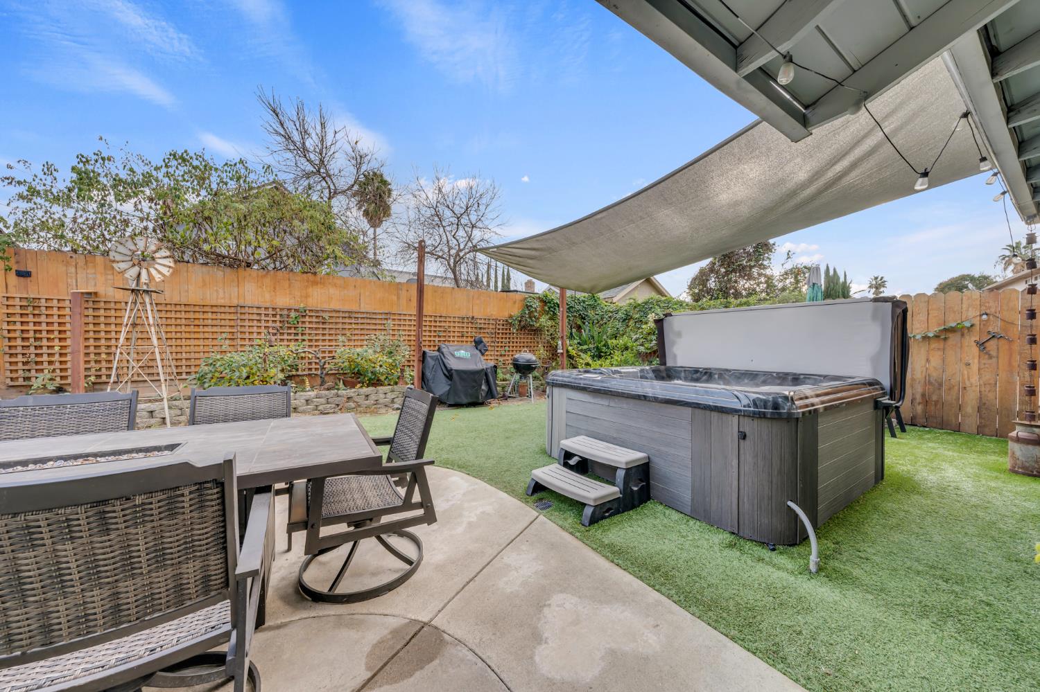 Sacramento, California 95823, United States, 3 Bedrooms Bedrooms, ,2 BathroomsBathrooms,Residential,Active,256745