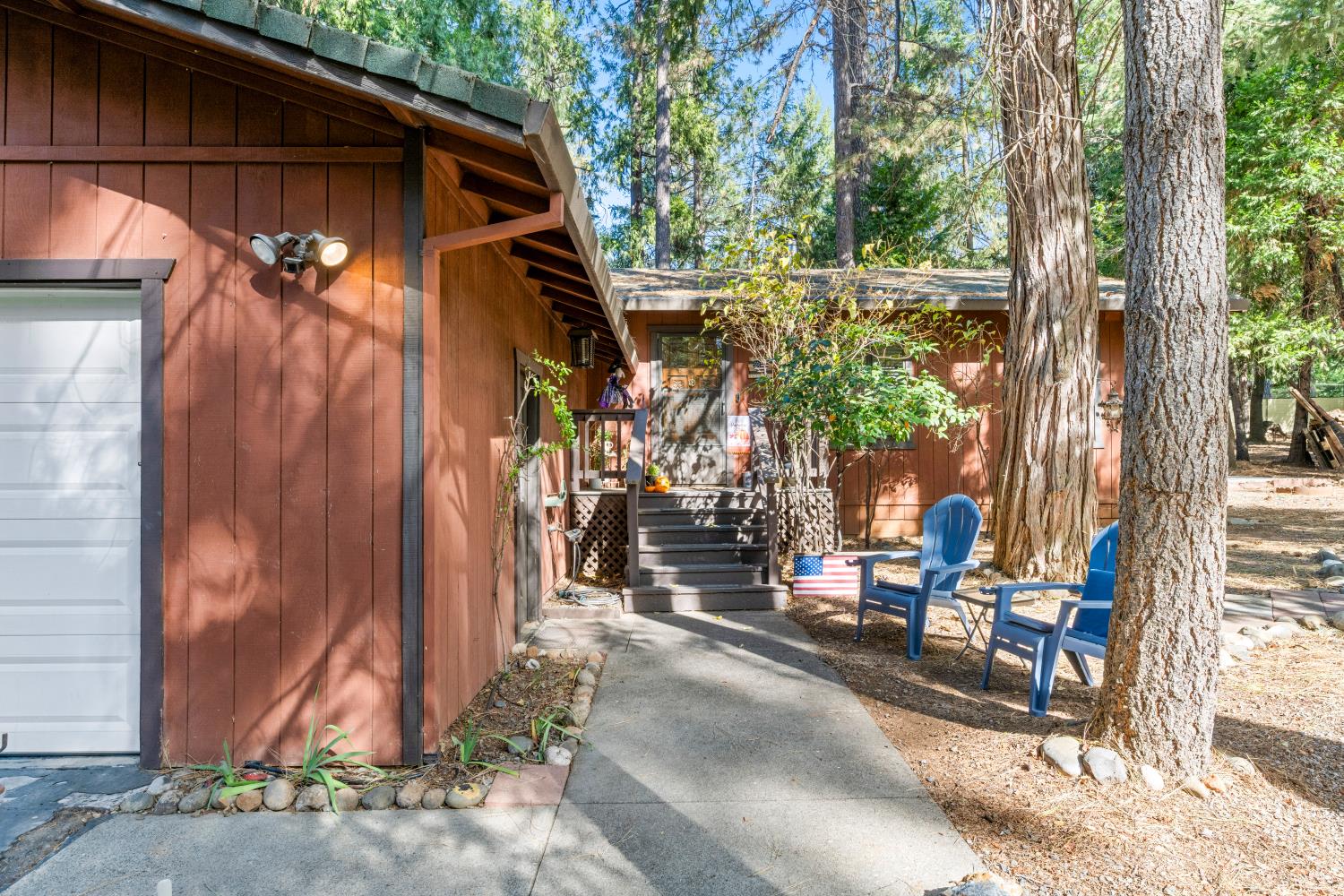 5851 Lupin Lane