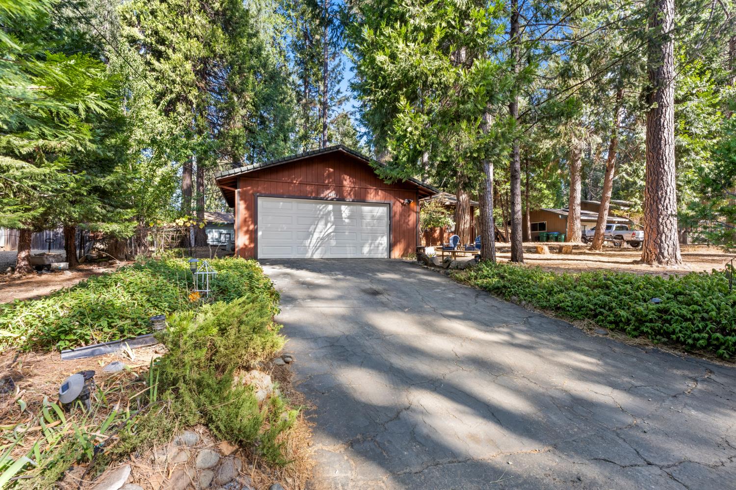 5851 Lupin Lane