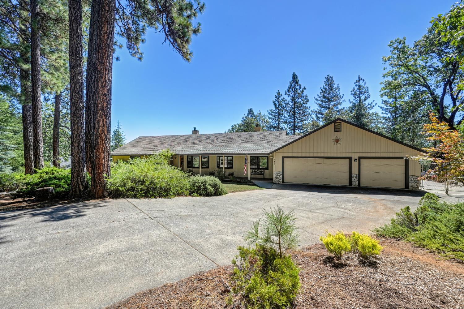 6435 Green Leaf Lane