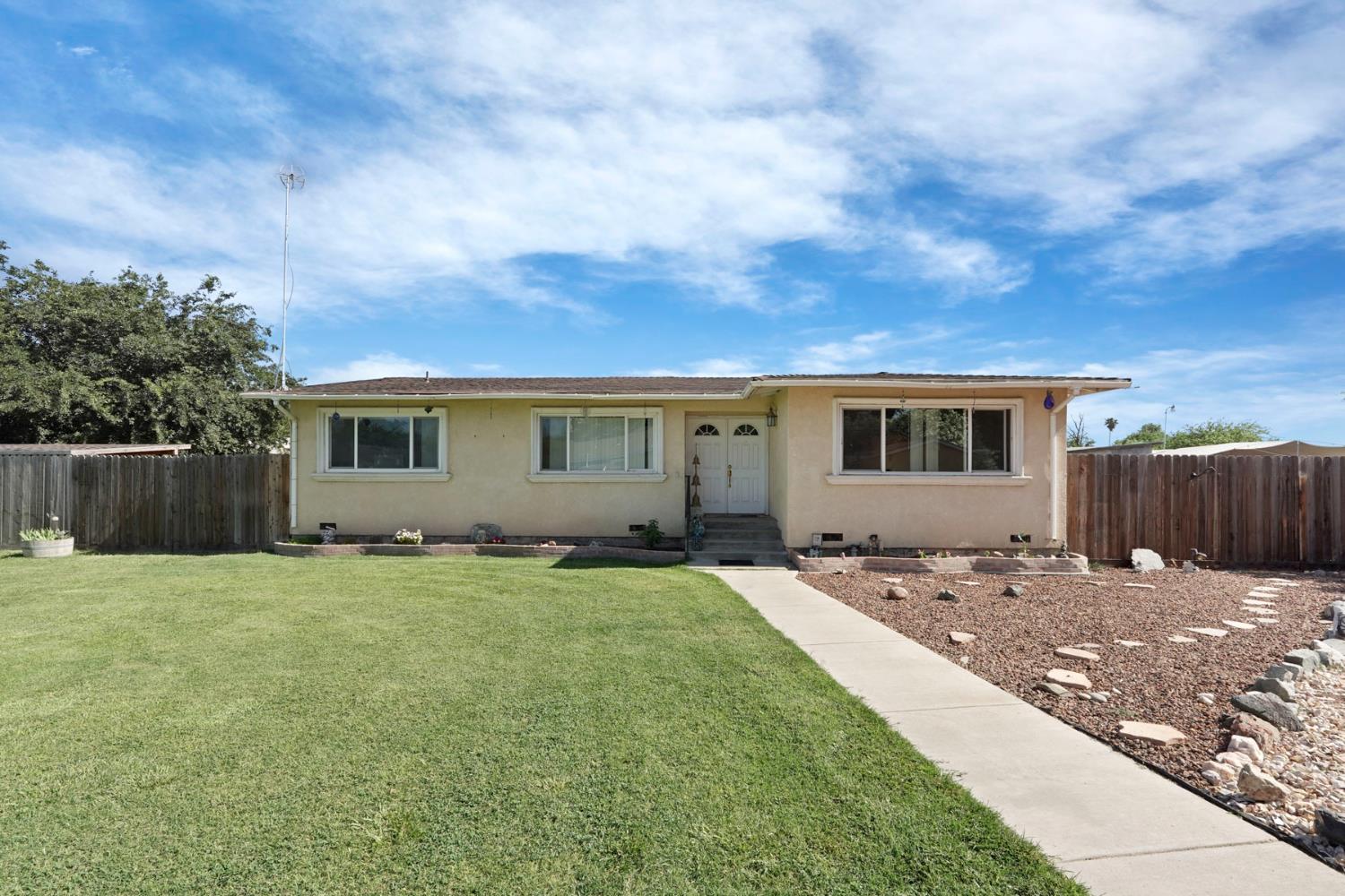 437 E Frisbee Lane