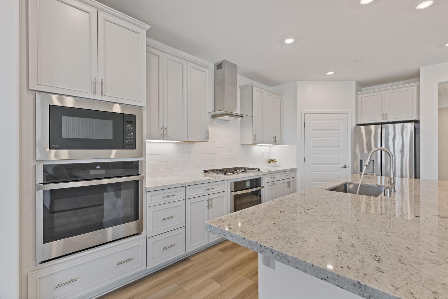5030 Peace Lily Lane