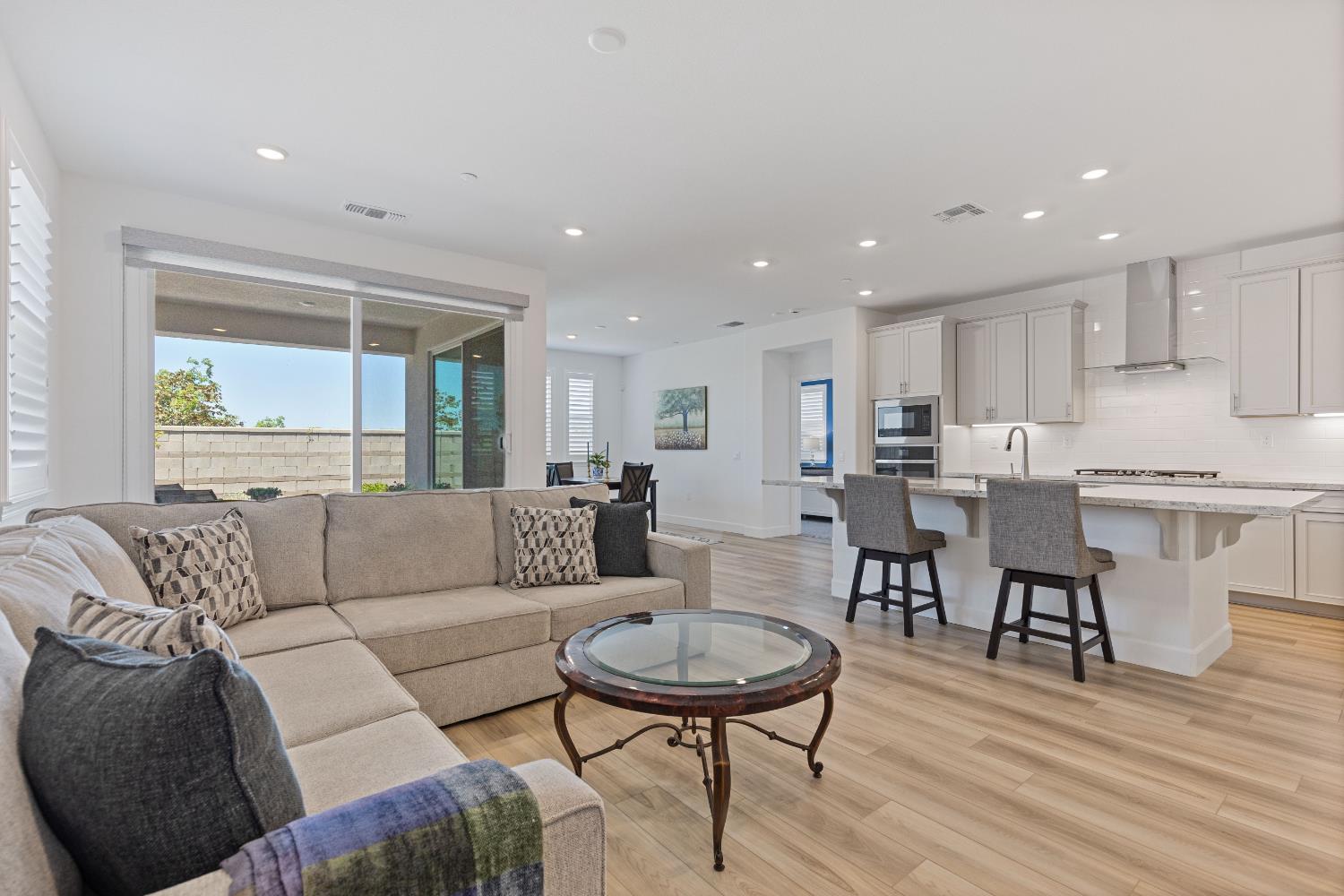5030 Peace Lily Lane