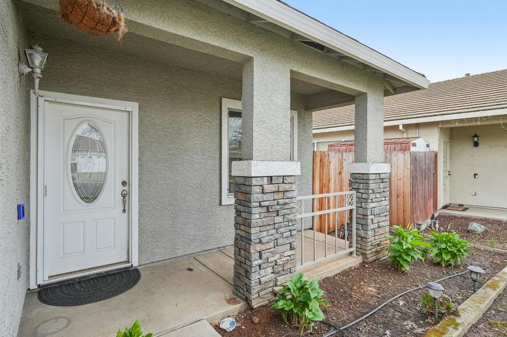 Photo of 7775 Dersingham Drive, Sacramento, CA 95829 (MLS # 226001285)