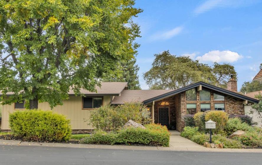 3905 N Lakeshore Boulevard