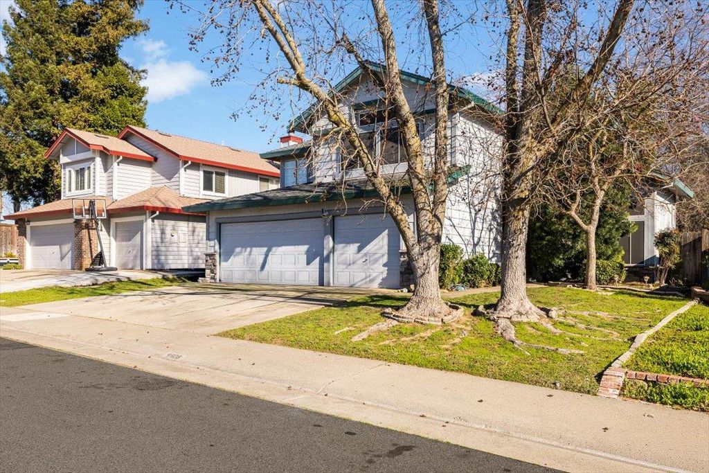 Photo of 8608 Peach Blossom Way, Antelope, CA 95843 (MLS # 226004273)