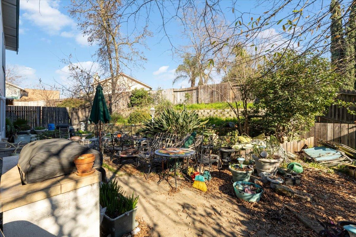 8608 Peach Blossom Way