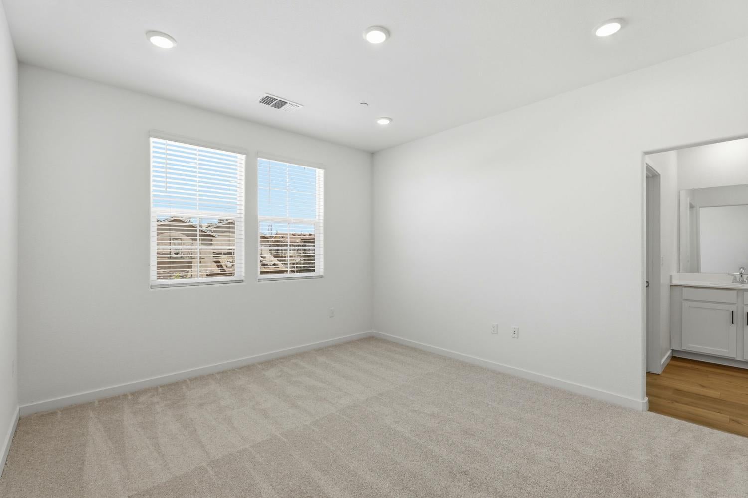 1013 Ginkgo Circle